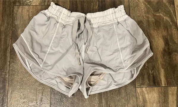 Lululemon Hotty Hot Short 2.5” - Image 3