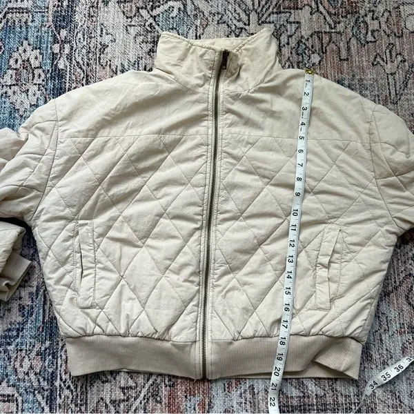 YFB Young Fabulous & Broke Cream Quilted Puffer Jacket Cropped Coat Size Small - Image 8