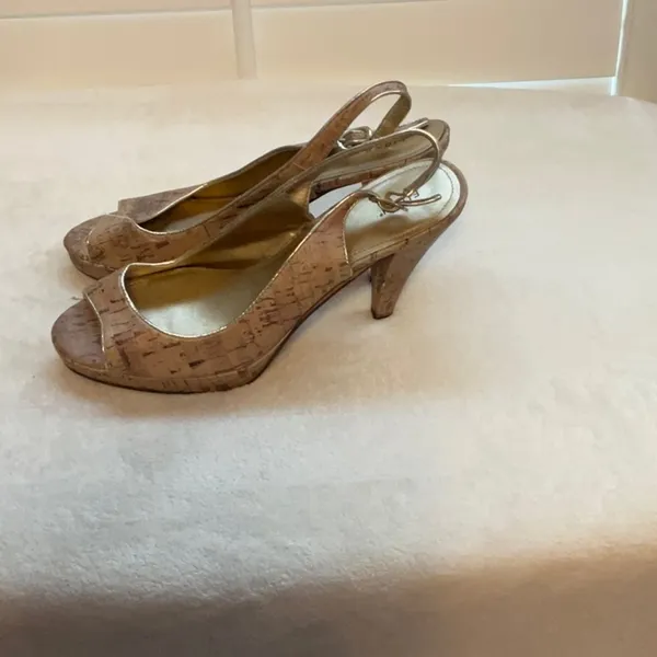 FIONI Clothing Tan and Gold Heels Slingback - Image 4