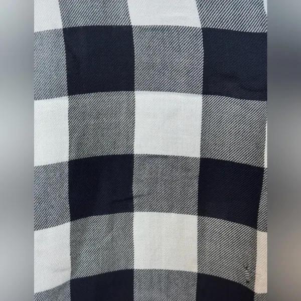 Abercrombie & Fitch Women’s Black White Gingham Button‎ Front Top Size Large - Image 3