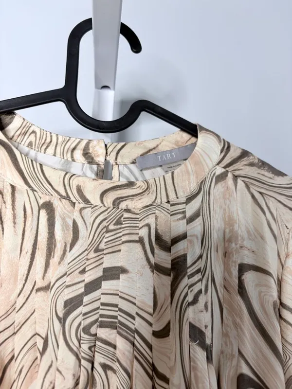TART Collections Maya Top Cream Tan Marble Moire Print Blouse NWT M - Image 4