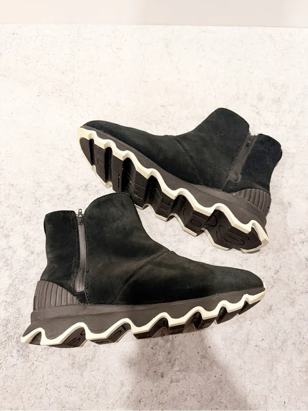 Sorel Kinetic Short Black Suede Faux Fur Lined Ankle Boots NL3128-010 Womens 6.5 - Image 3