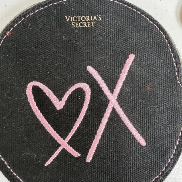 Victoria's Secret Coin Purse Keychain Black Canvas Pink Heart Zip Pouch Round - Image 3