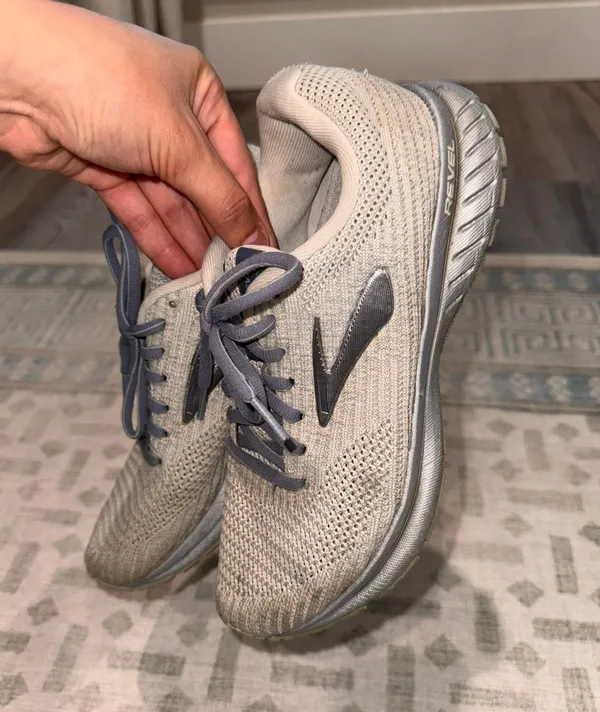 Running Shoes - Image 2