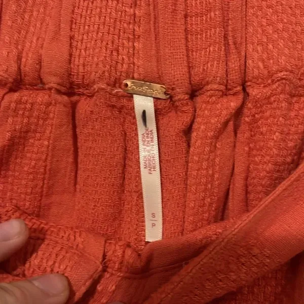Free People High Waist Orange Rust Button shorts small - Image 4