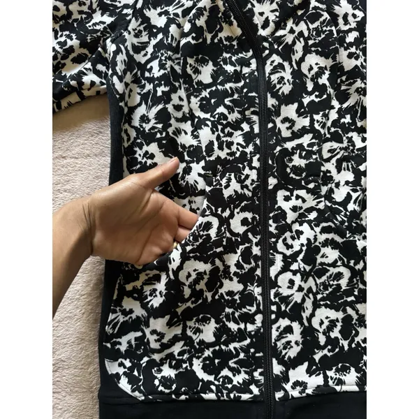 Lululemon Womens Cozy Cuddle Up Jacket Fleur Sombre White Black Fleece Sz 2 - Image 4