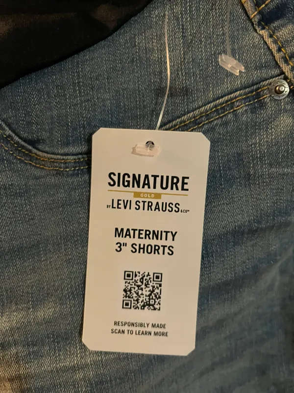 Signature Collection NWT By Levi Strauss & Co. Maternity Mid-Rise Shortie Shorts medium (112) - Image 3