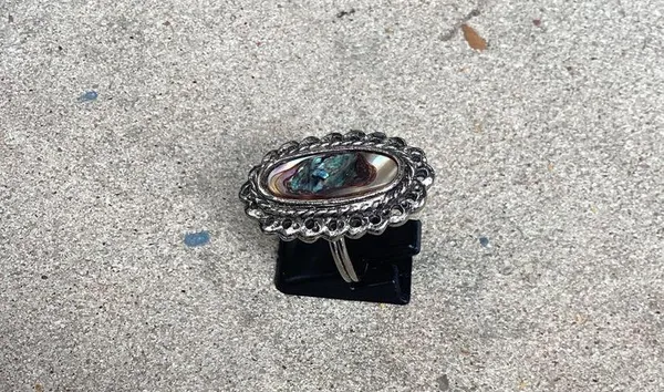 Elegant Silver and Blue Women's Ring Size 6 - Image 2