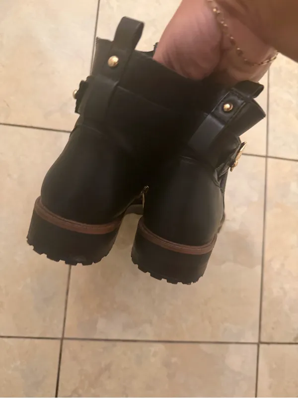 Tommy Hilfiger Women’s Chukka Boots with Signature Heel Tab - Image 4