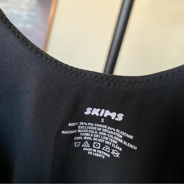 SKIMS Fits everybody square neck bodysuit in Onyx Style BS-SCN-0294 Size Small - Image 6