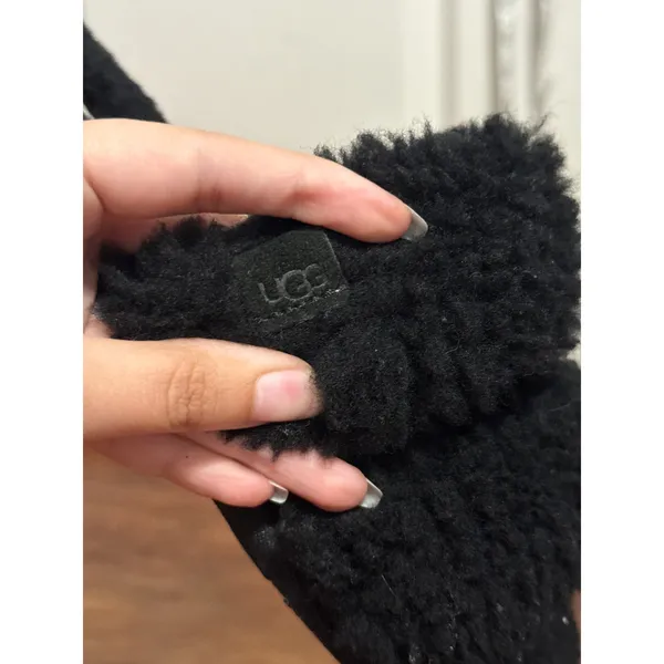 UGG‎ Black Maxi Curly Scufetta Shearling Slipper Cozy Lounge Minimalist - Image 3