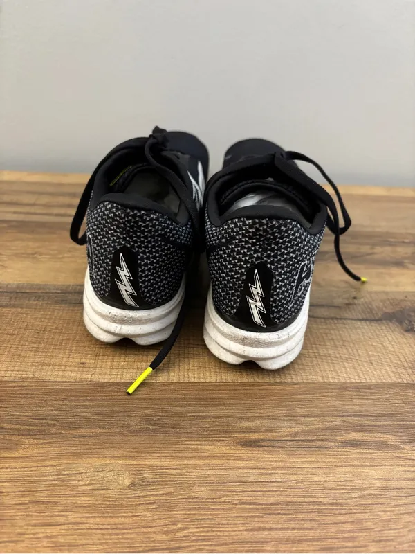 Hoka One One Crescendo MD Track Spikes Athletic Shoes - Image 8