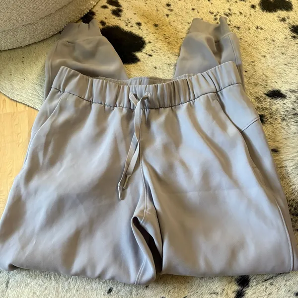 LULULEMON On The Fly‎ Jogger In Silverscreen Size 6 - Image 4