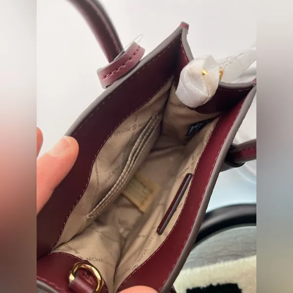 Michael Kors NW(partial)tag Mercer Extra-Small Pebbled Leather Crossbody Bag - Image 8