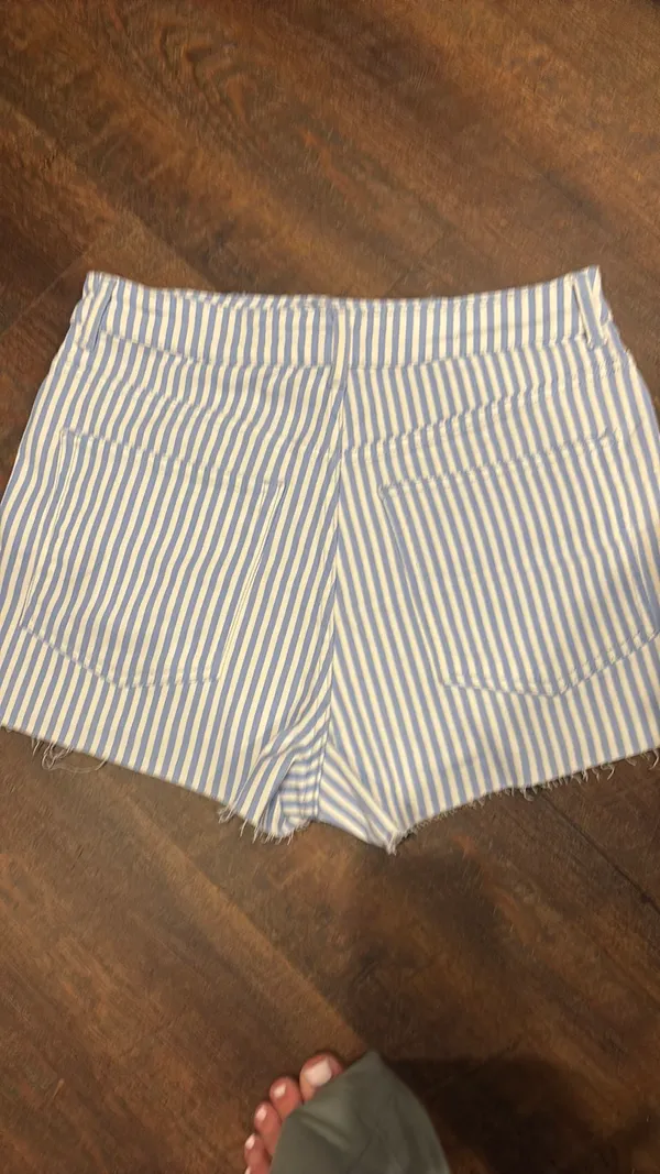 H&M Shorts - Image 2
