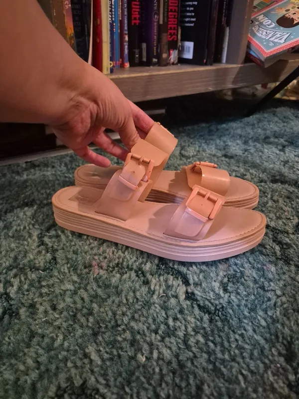 Dolce Vita Pink Sandals 6.5 - Image 4