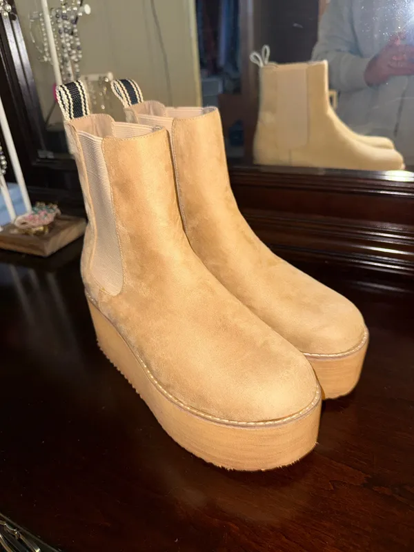 Chelsea Platform Booties Tan Size 8 - Image 2