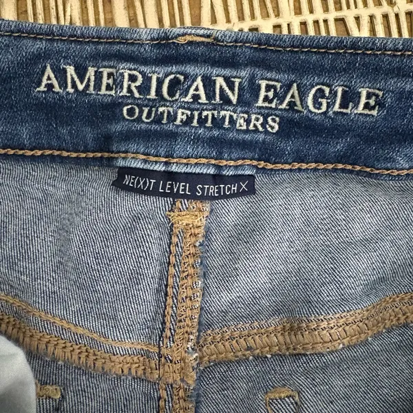 American‎ Eagle Hi-Rise Shortie Distressed Denim Shorts Size 6 - Image 6