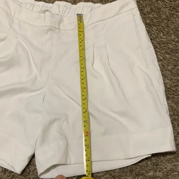 Nike Dri Fit white cloth woman size MEDIUM shorts - Image 4