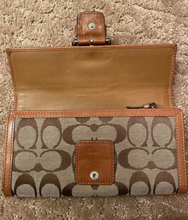 Coach brown logo wallet - Image 3