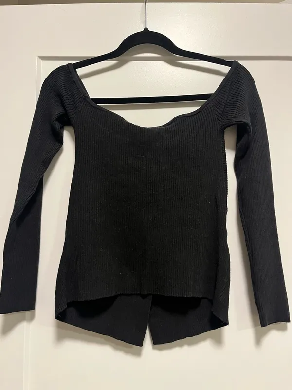 Abercrombie Off The Shoulder Twist Sweater - Image 3
