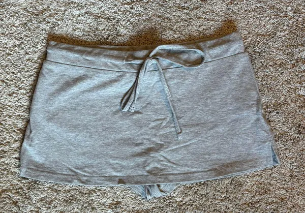gray mini skirt - Image 4
