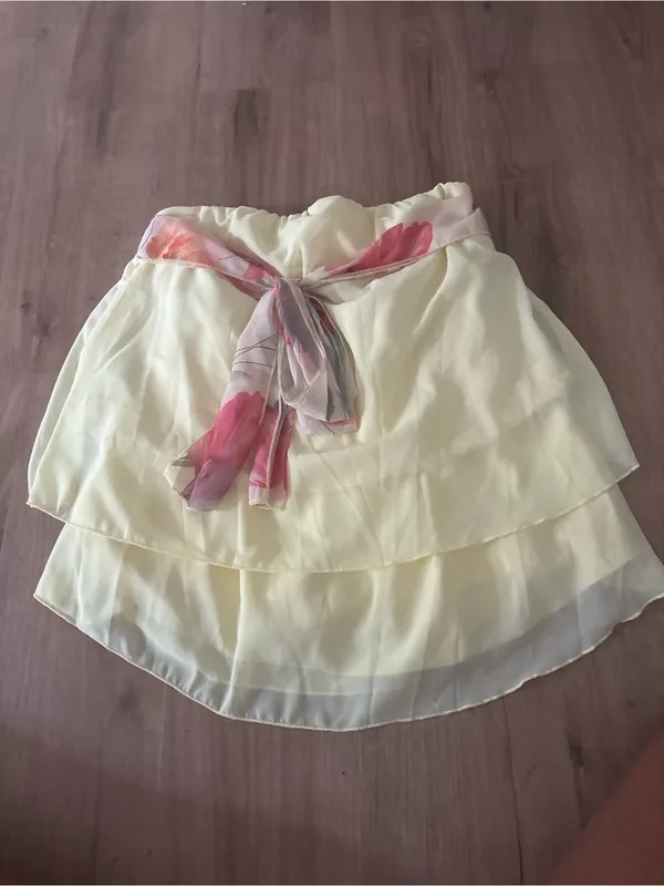 Light Yellow Strapless Layered Summer Romper with Floral Tie - Image 3