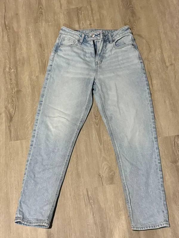 Outfitters Moms Jeans - Image 3