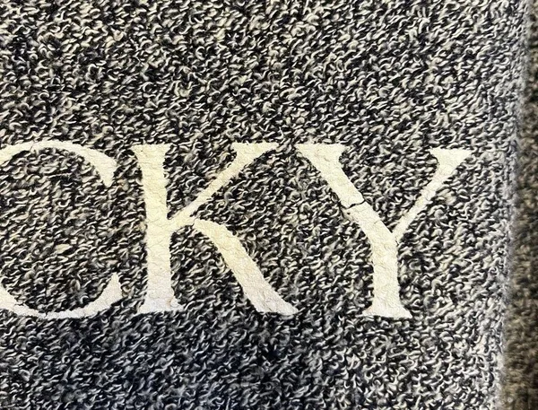 Woolly Threads Kentucky V-Neck Pull Over - Image 4