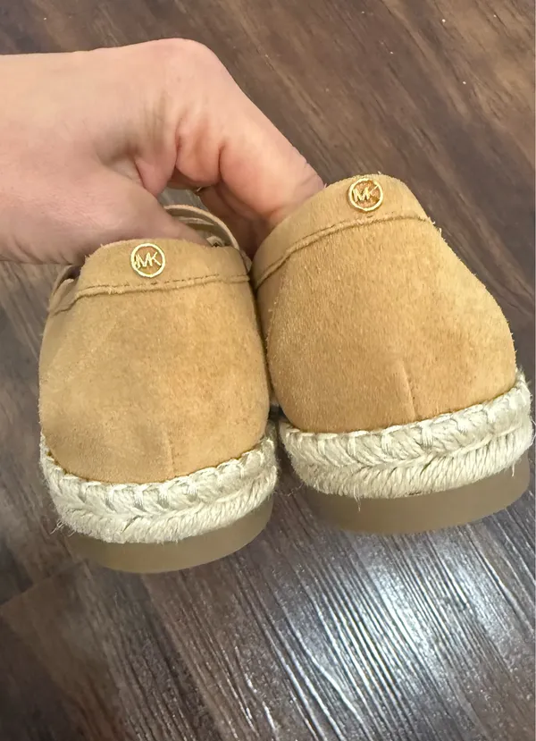 Michel kors loafers sz 8.5 - Image 3