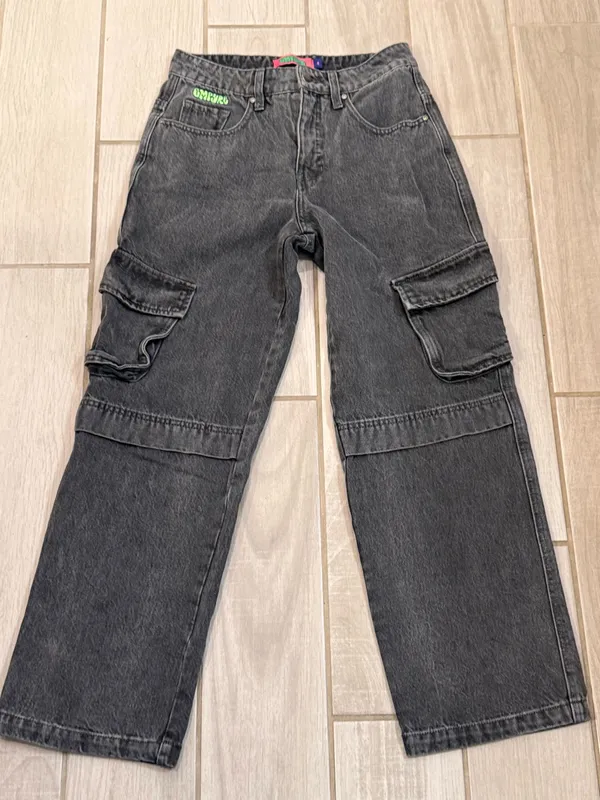 Empyre wide leg cargo jeans size 4S Black - Image 4