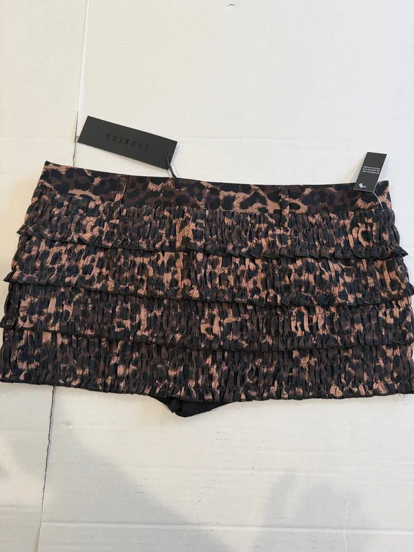 Revolve mini skirt - Image 4