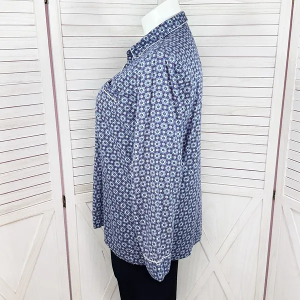 Victorias Secret Snowflakes Flannel Button Up Pajama Top Shirt Blue XL‎ - Image 2
