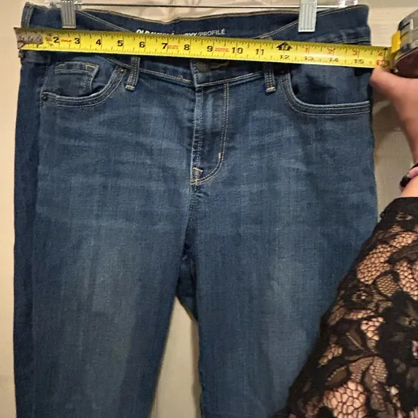 Old Navy Women's curvy profile mid rise jeans - size 8 short - Image 2