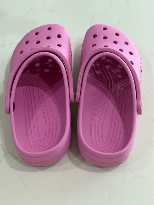 Crocs Classic Clog Sandals in Pink, Unisex Size Men's 7 / Women's 9 - Image 4