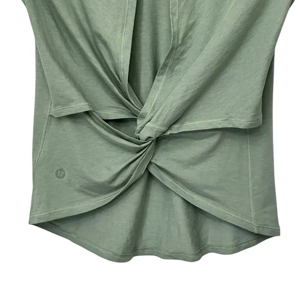 Lululemon Find Your Twist Short Sleeve Shirt Women Size 8 Open Green‎ Lycra - Image 5