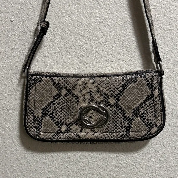 Topshop Finley Faux‎ Snakeskin Baguette Shoulder Bag Grey Black Snake Print - Image 2