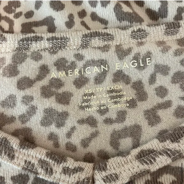 American Eagle XS Leopard Top - Image 8