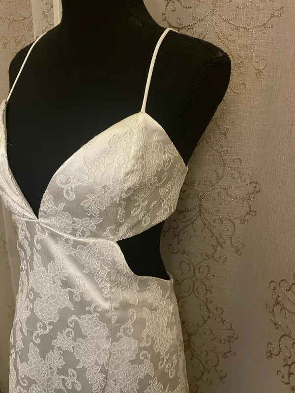 Like New Lucy in the Sky White Satin Jacquard Cutout Mini Dress Size Large - Image 4