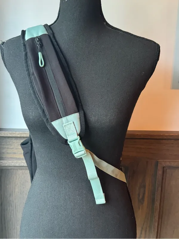Sherpani Espirit Crossbody Sling Bag in surf blue - Image 5