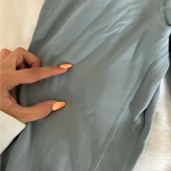 Light blue lululemon align legging - Image 6