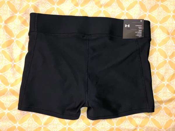 Under Armour NWT Women's HeatGear Mid Rise Shorty Compression Shorts - Large - Image 5