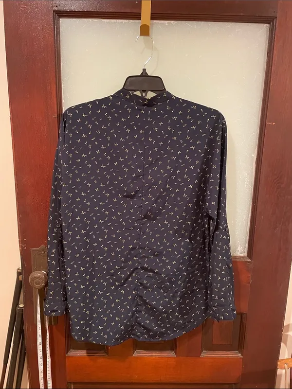 Abercrombie & Fitch Navy Floral Tie-Neck Blouse - Image 4