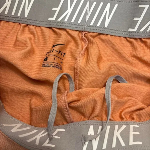 nike size smal - Image 2