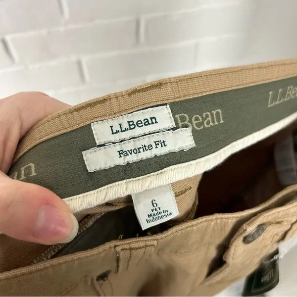 NWT L.L.Bean Favorite Fit Tan Cargo Pants Size 6 Petite - Image 3