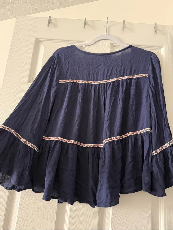 Aerie NWT Navy Boho Bell Sleeve Tassel Top Medium - Image 4