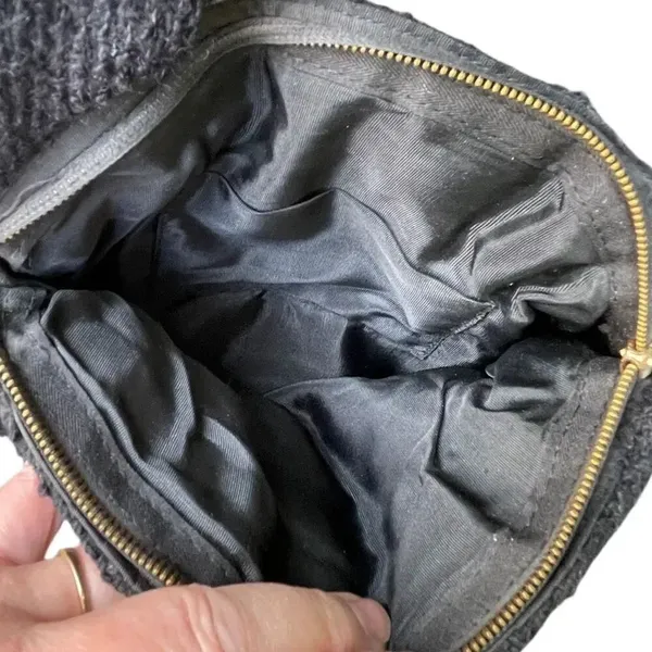 1940’s Lambswool shoulder bag with hand warmer pockets. Black - Image 3