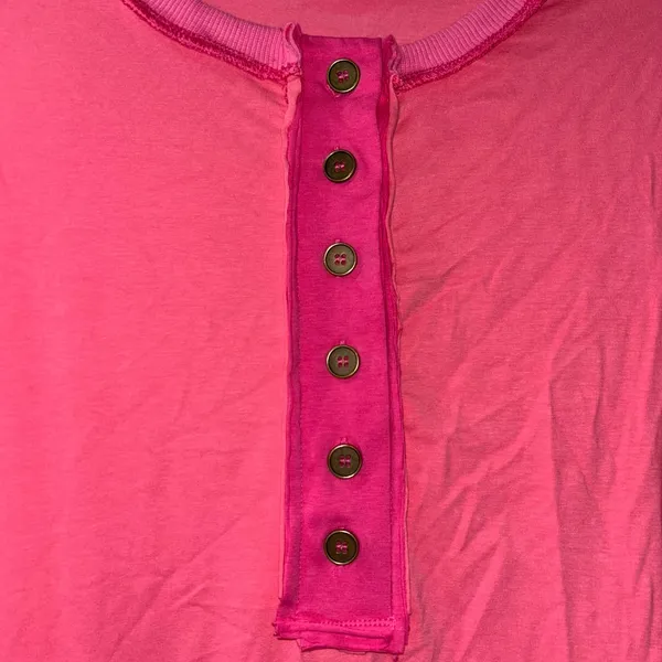 2 Tone Pink Short Sleeve Top Women's Medium - Image 4