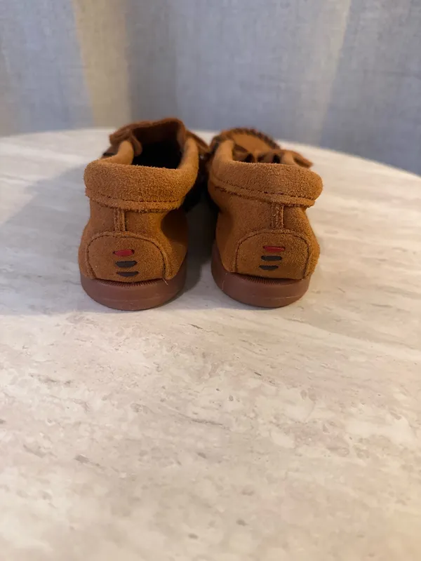 Minnetonka Kilty Softsole Moccasins | 7M - Image 4