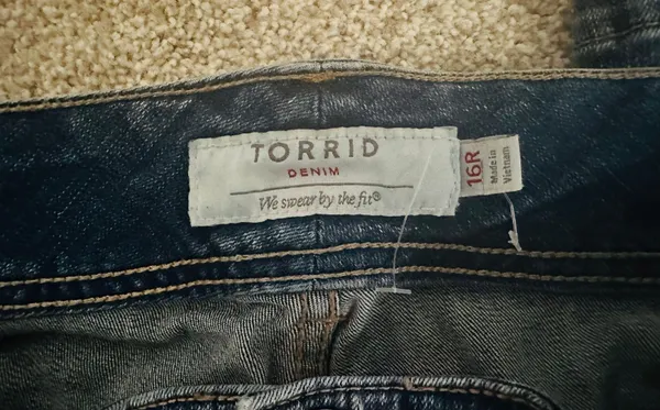 Torrid 16R Bootcut Denim Jeans - Image 4
